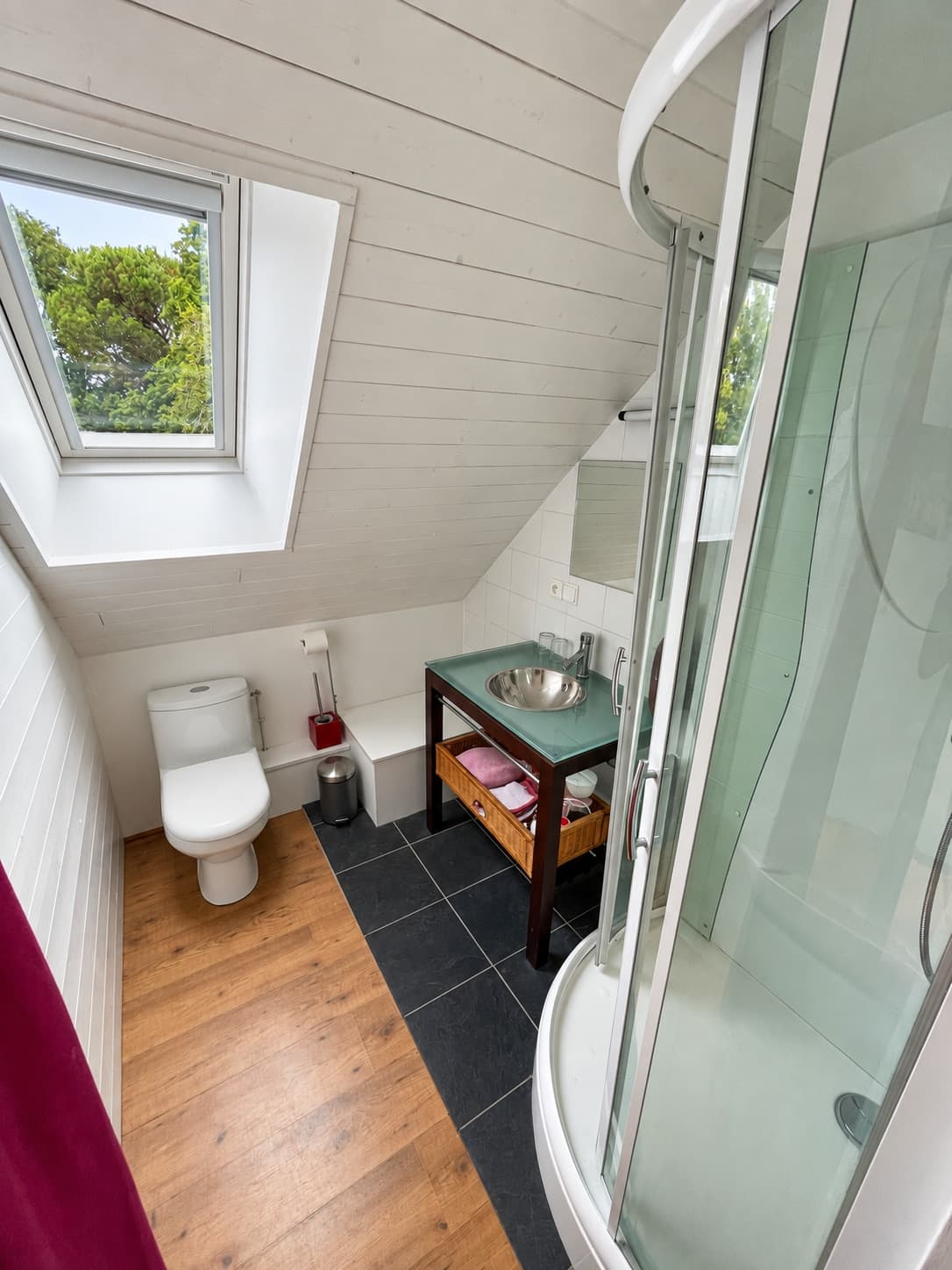 Chambre Voyage : la salle d'eau avec douche