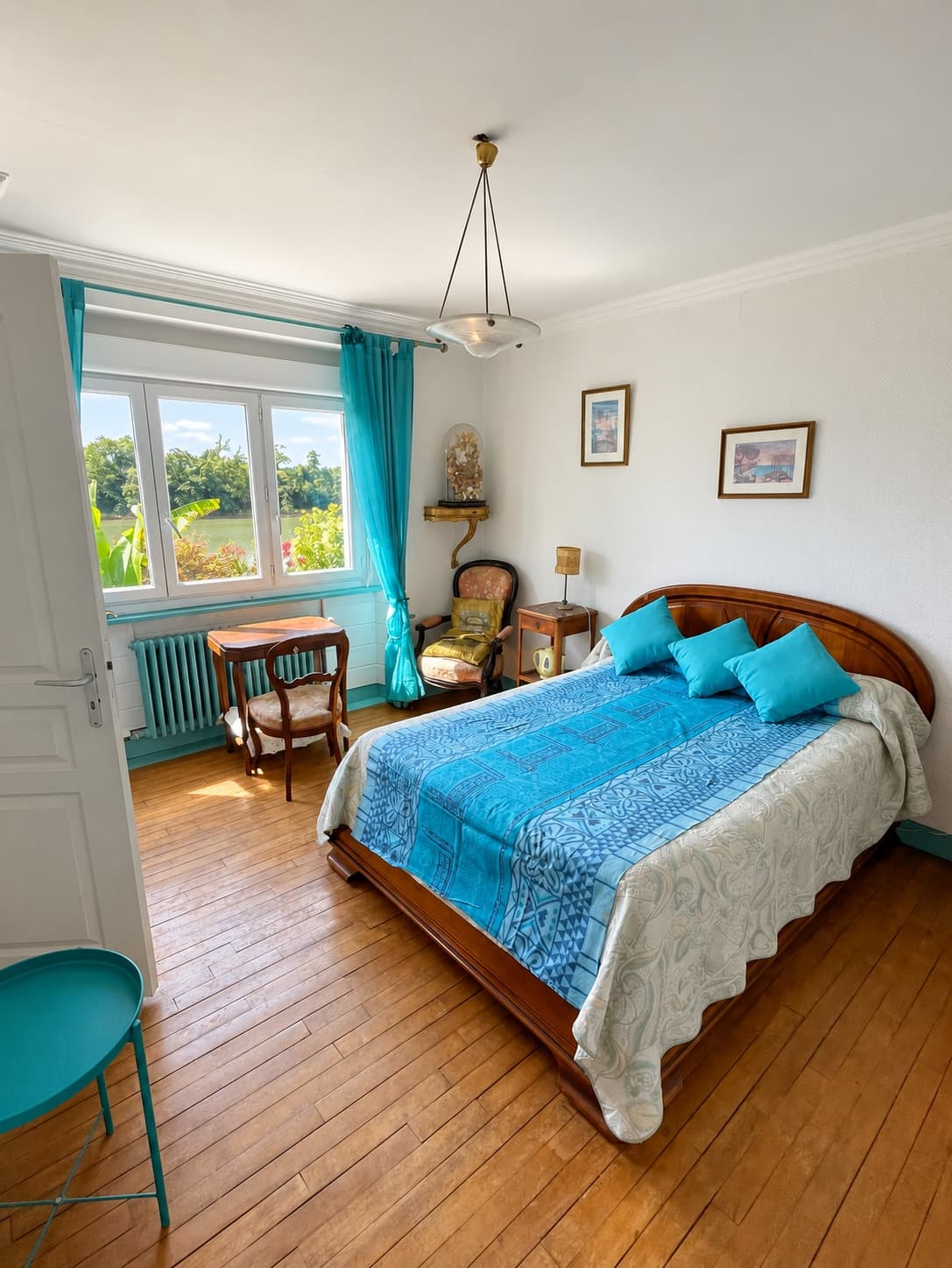 La chambre Turquoise vue depuis la porte